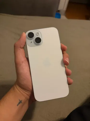 iPhone 15 - 128gb , 89% de bateria, em perfeitas condições 