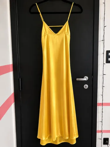 Vestido Midi Zara Amarelo Acetinado com Etiqueta - Tam. S