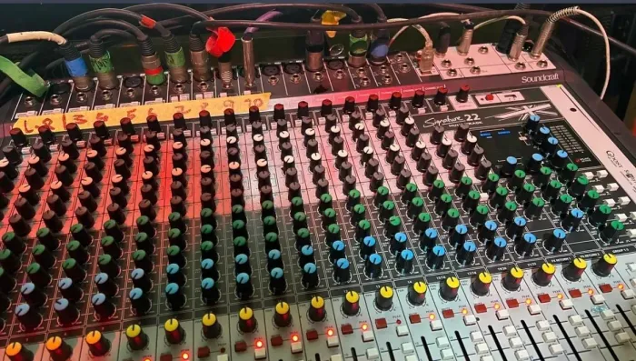 Mesa soundcraft signature MTK 22. - grava multipista 