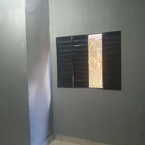 Aluguel casa de fundo entrada individual 