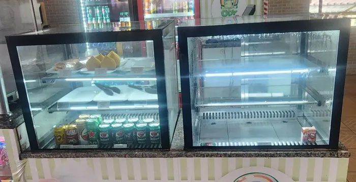 Vitrine refrigerada ( vendo ou trouco)