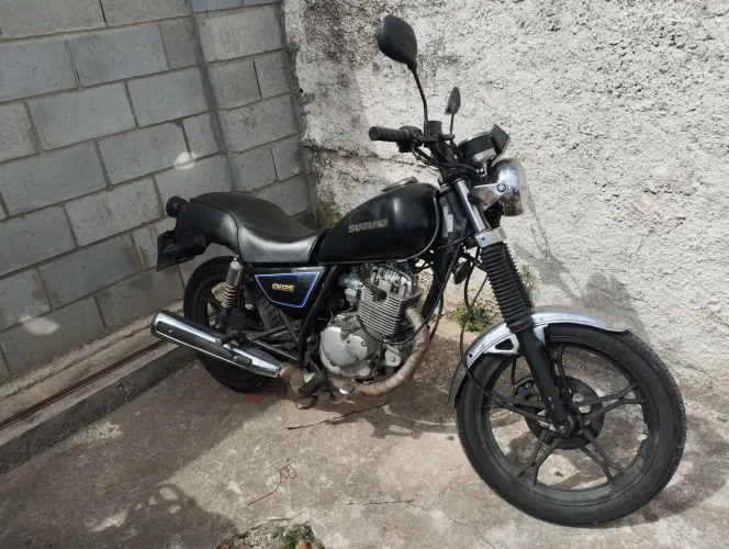Suzuki intruder 125