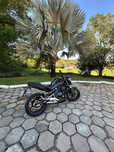 Moto Kawasaki er6n 