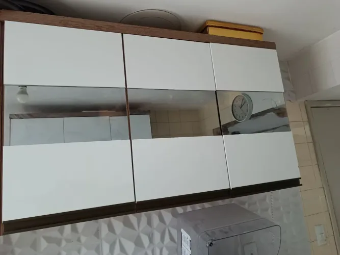 Armário de cozinha MDF vidro reflecta