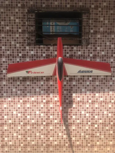 Aeromodelo prince águia