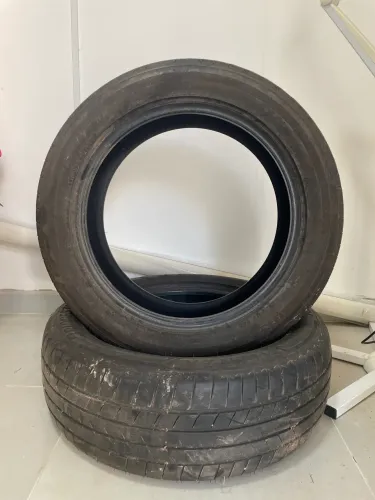 Vende-se par de pneu compass