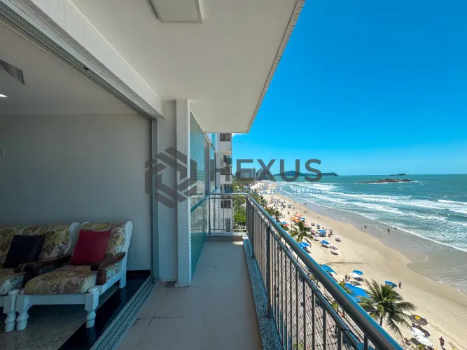 Apartamento frente mar com varanda na Praia das Pitangueiras, Guaruja