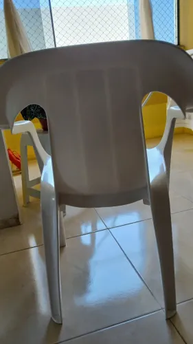Cadeiras de plástico de braço branca