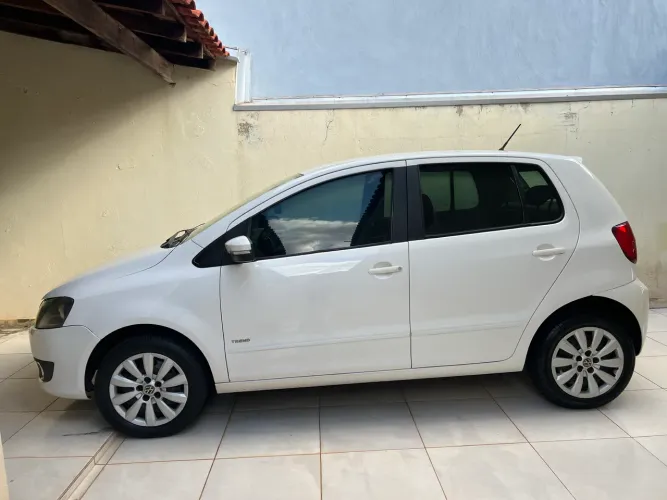 Volkswagen Fox 1.0 MI Total Flex 8V 5P 2011