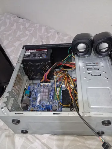 Vendo ou troco esse desktop veja a descrição 