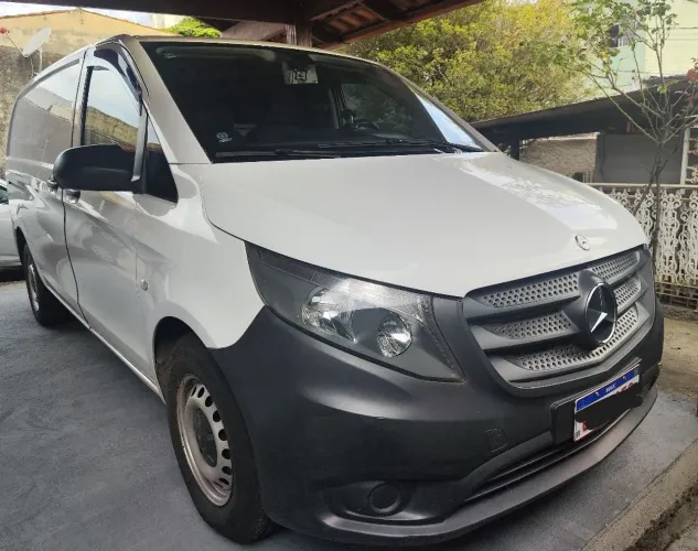 Mercedes-Benz Vito 111 CDI Furgão 1.6 TB Diesel 4P MEC 2016