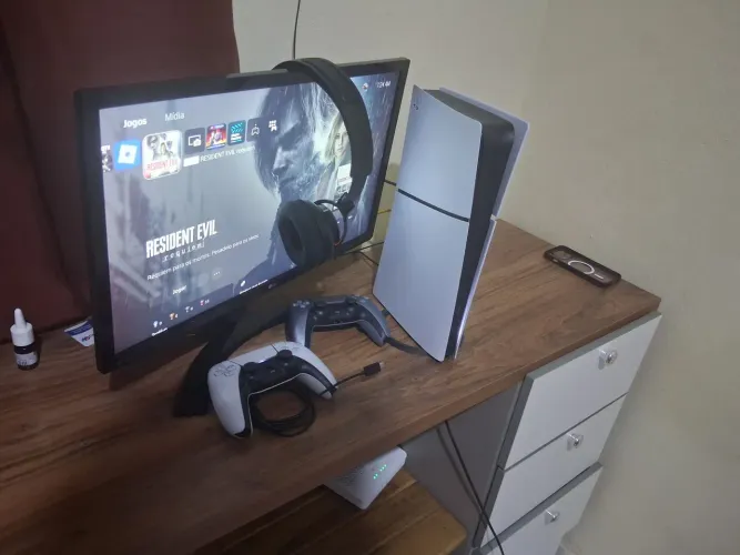 PS5 + 2 Controles + Monitor 120Hz + Headset JBL - Kit Completo!