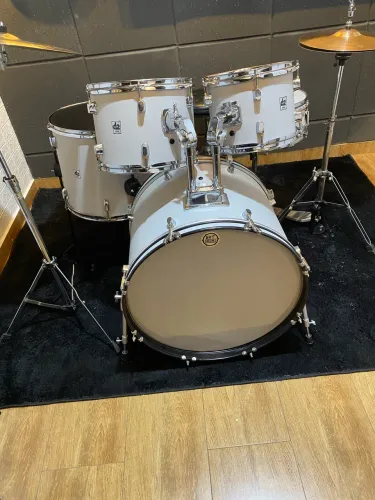 Bateria Ddrum completa