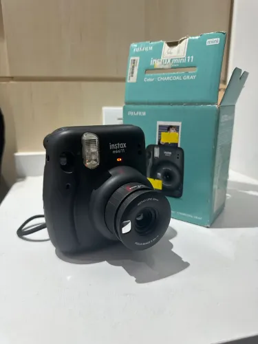 Polaroid instax mini 11