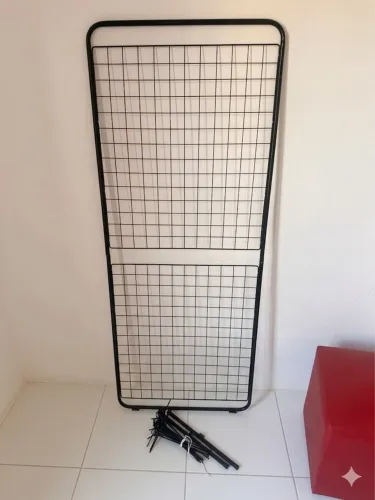 DESAPEGO DA SEMANA! ? Biombo aramado de chão (preto) + kit com 20 ganchos inclusos!