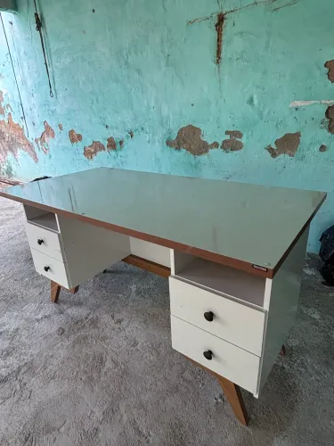 Mesa de computador de madeira