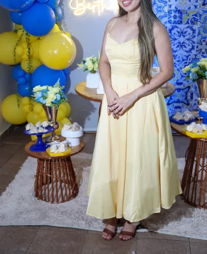 Vestido midi amarelo dupla camada