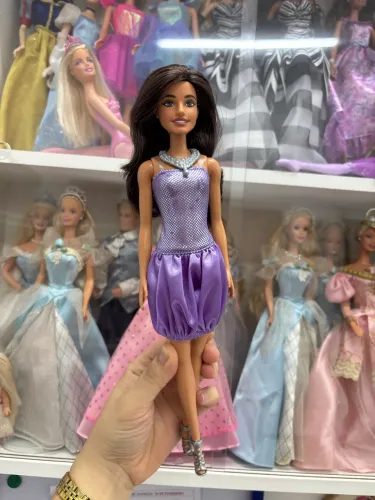 Barbie fashionista roxo