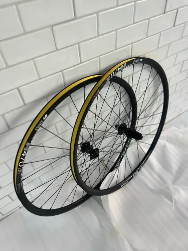 Rodas DT Swiss R470 db alumínio, Tubeless Ready, 700c, freio a disco!