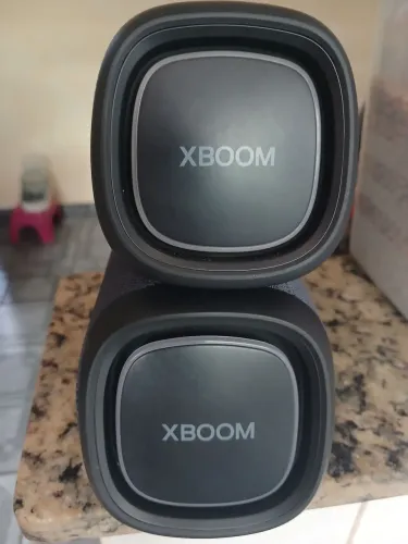 VENDE-SE 2 CAIXAS XBOOM UMA XG5 E UMA XG7 EM ÓTIMO ESTADO E ÁUDIO MUITO BOM