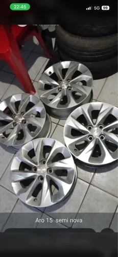 Roda aro 15 acompanha os pneus aro 15