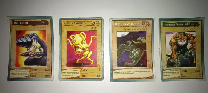 4 cartas Yu-Gi-Oh