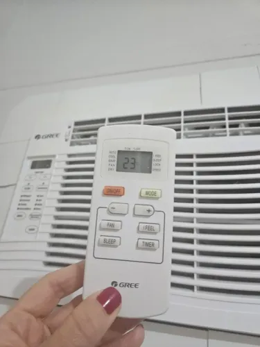 Ar condicionado Gree 7.000 BTU com controle remoto