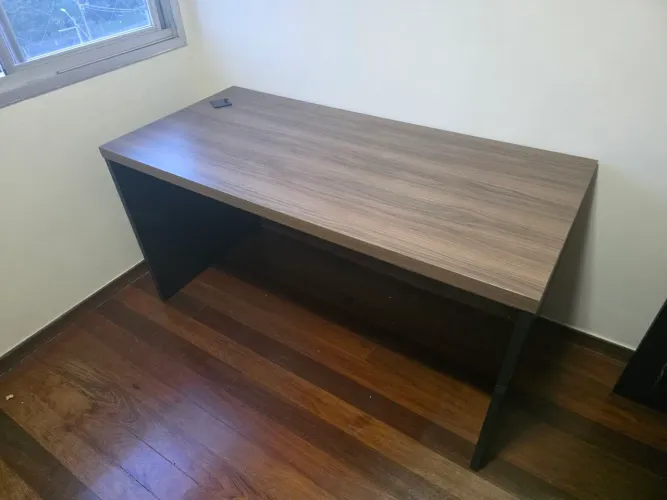 Mesa de Escritório - Ótimo Estado