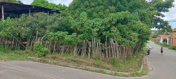 Terreno com casa