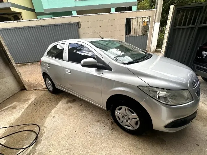 Chevrolet Onix Hatch LT 1.0 8V Flex Power Mec. 4P 2013