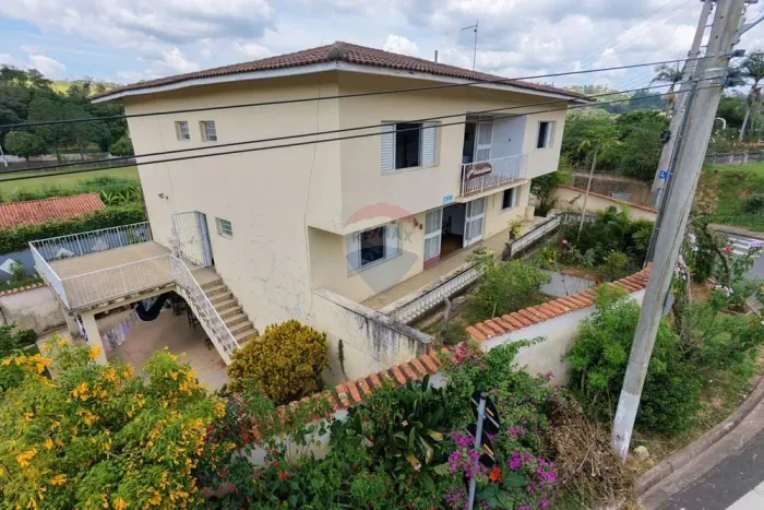 Casa com 6 dormitórios, sendo 6 Suítes em Serra Negra