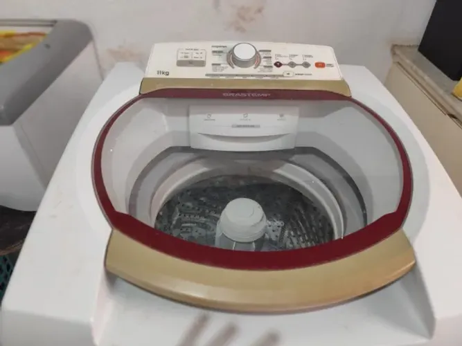 Máquina de Lavar Roupas Brastemp 11 kg cesto de inox