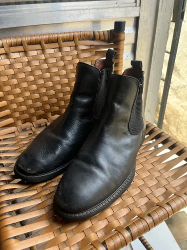 BOTA EM COURO 
