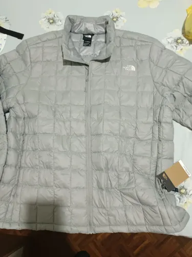 Jaqueta The North Face thermoball cinza tamanho 4G!