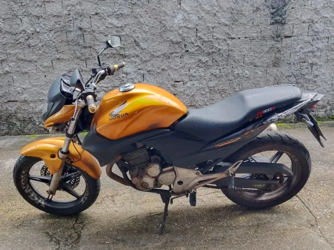 VENDO CB 300R