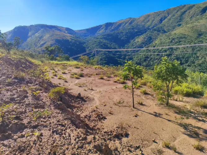 Terreno plano de 2000 m2 na região de Capitólio, Guapé, perto da represa de Furnas