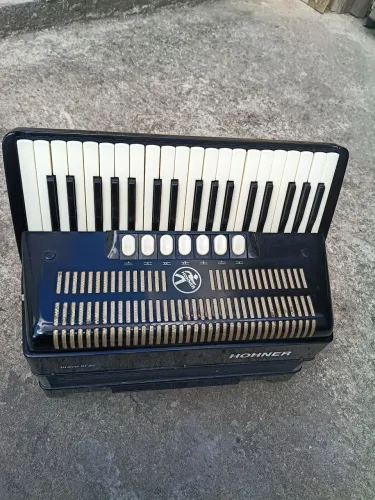 Acordeon HOHNER - Bravo III 80