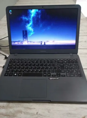 Notebook Samsung e30