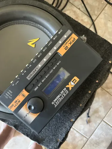Vendo som automotivo