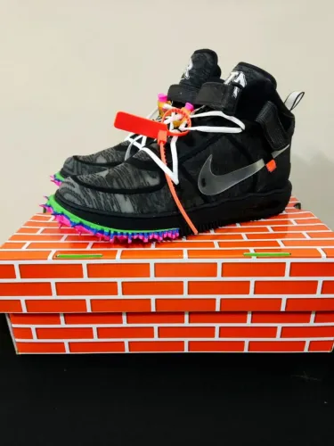  Tênis Off-White x Nike Air Force 1 Mid Black - tamanho 46