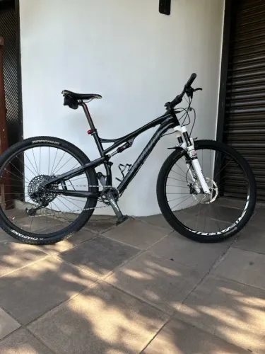 BIKE SPECIALIZED FULL CARBONO