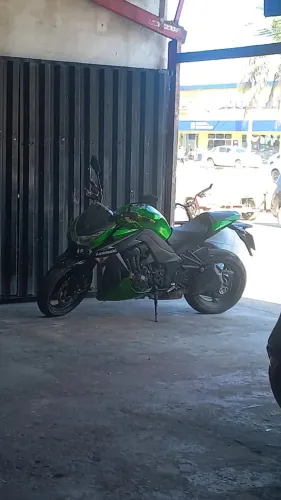 Kawasaki Z1000 / 2013 valor: 36mil