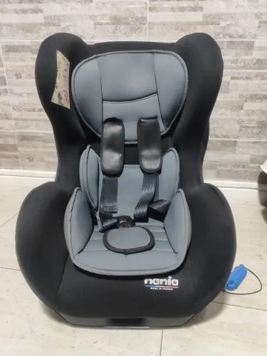 Vendo Cadeirinha de carro Nania, para crianças de 15 - 25kg.