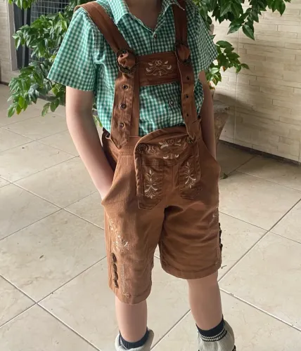 Traje típico infantil