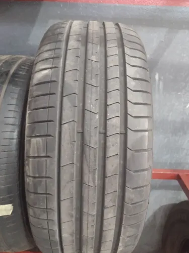 Pneus 225/40/19 Pirelli um só seminovo