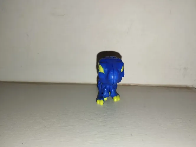 Dinossauro de brinquedo Kinder ovo