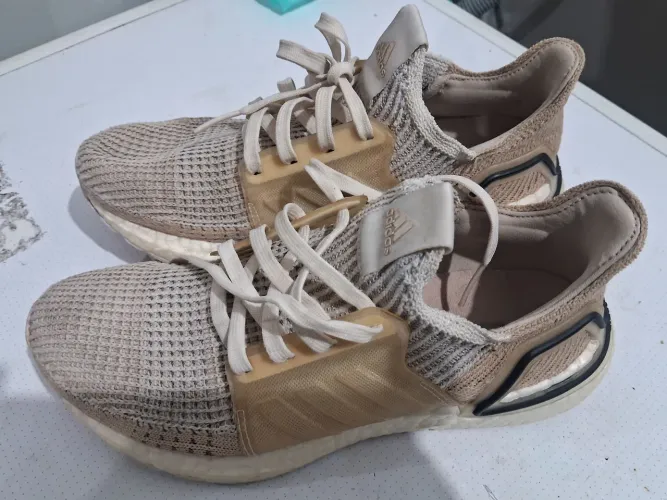 Tenis adidas utra boost