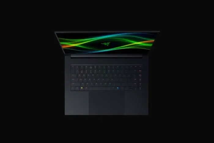 Notebook Razer Blade 16 Oled 240hz - AMD Ryzen 9 Ai 365, 32GB, 1TB, RTX 5070