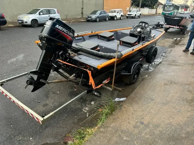 Barco Big Arrow 5.8m