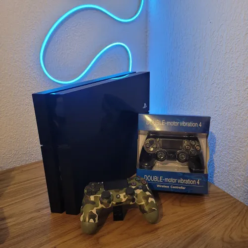 PS4 Fat + 2 Controles + Suporte